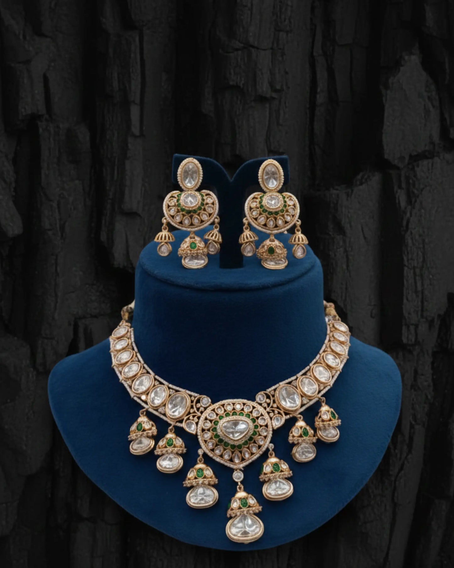 Anantya Kundan Heritage Set Zestro
