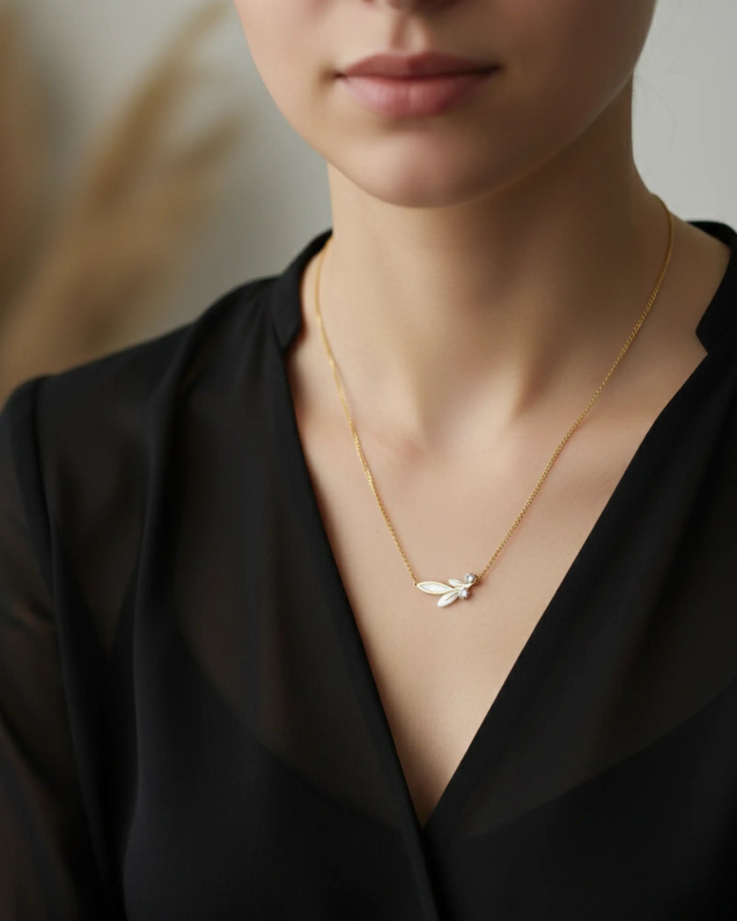 Elara Leaf Trio Necklace Zestro