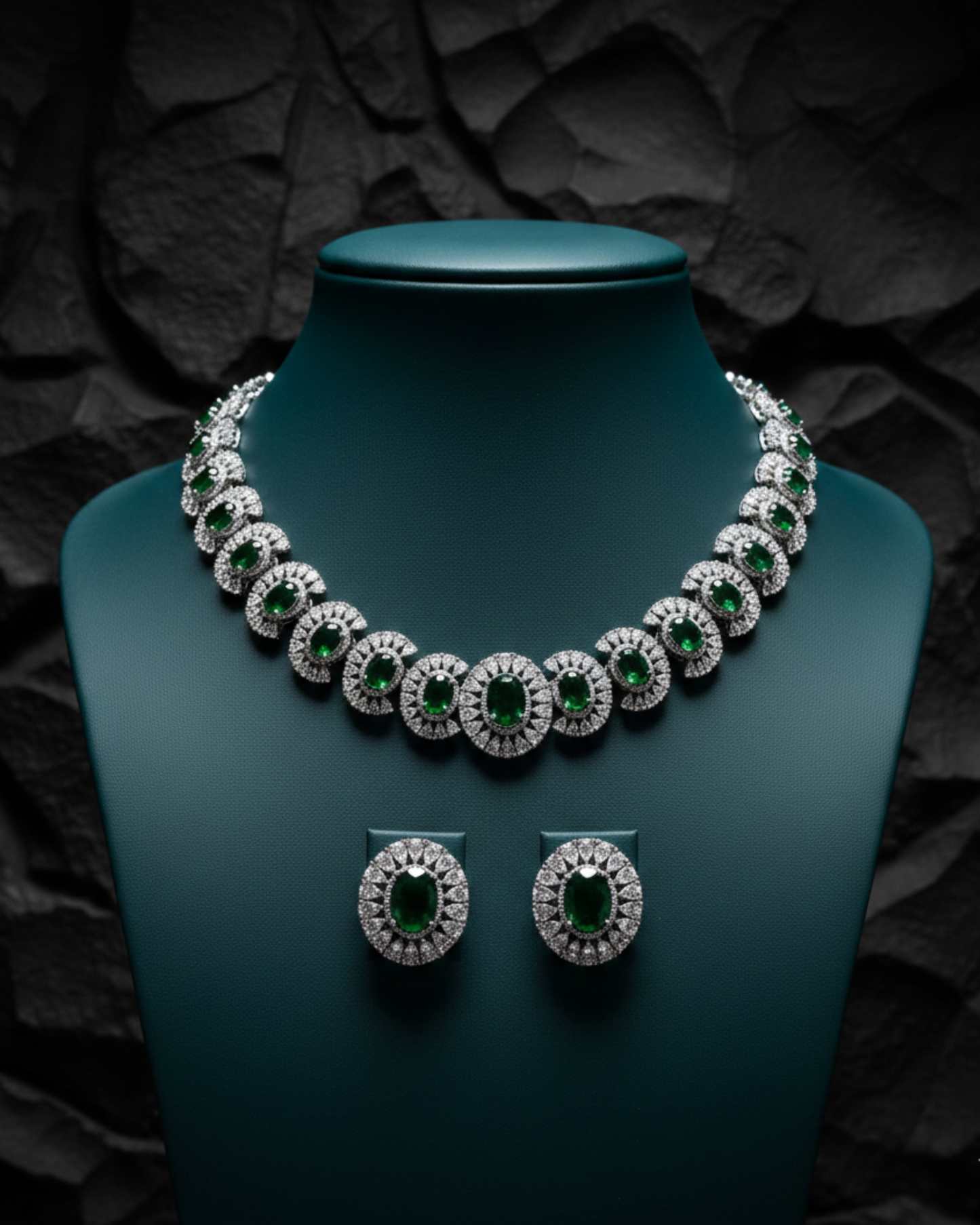 Royale Halo Necklace Set