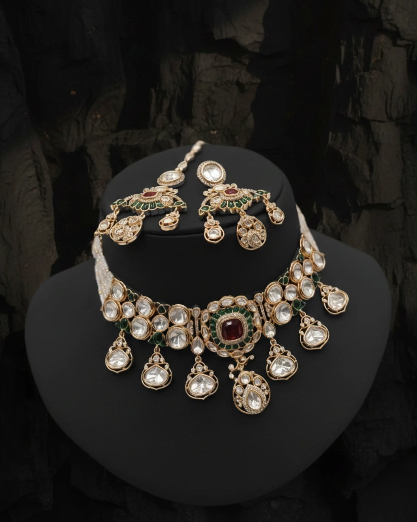 Classic Diva Ethnic Necklace Set Zestro