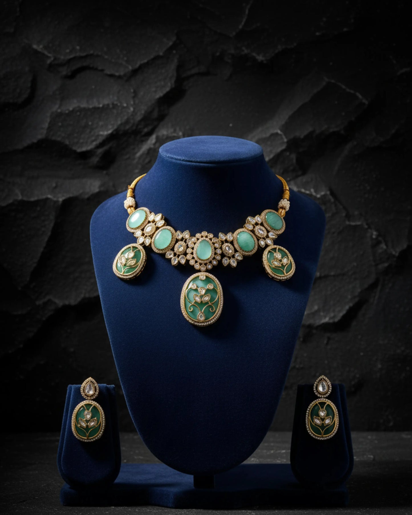 Arnika Bloom Choker Set Zestro