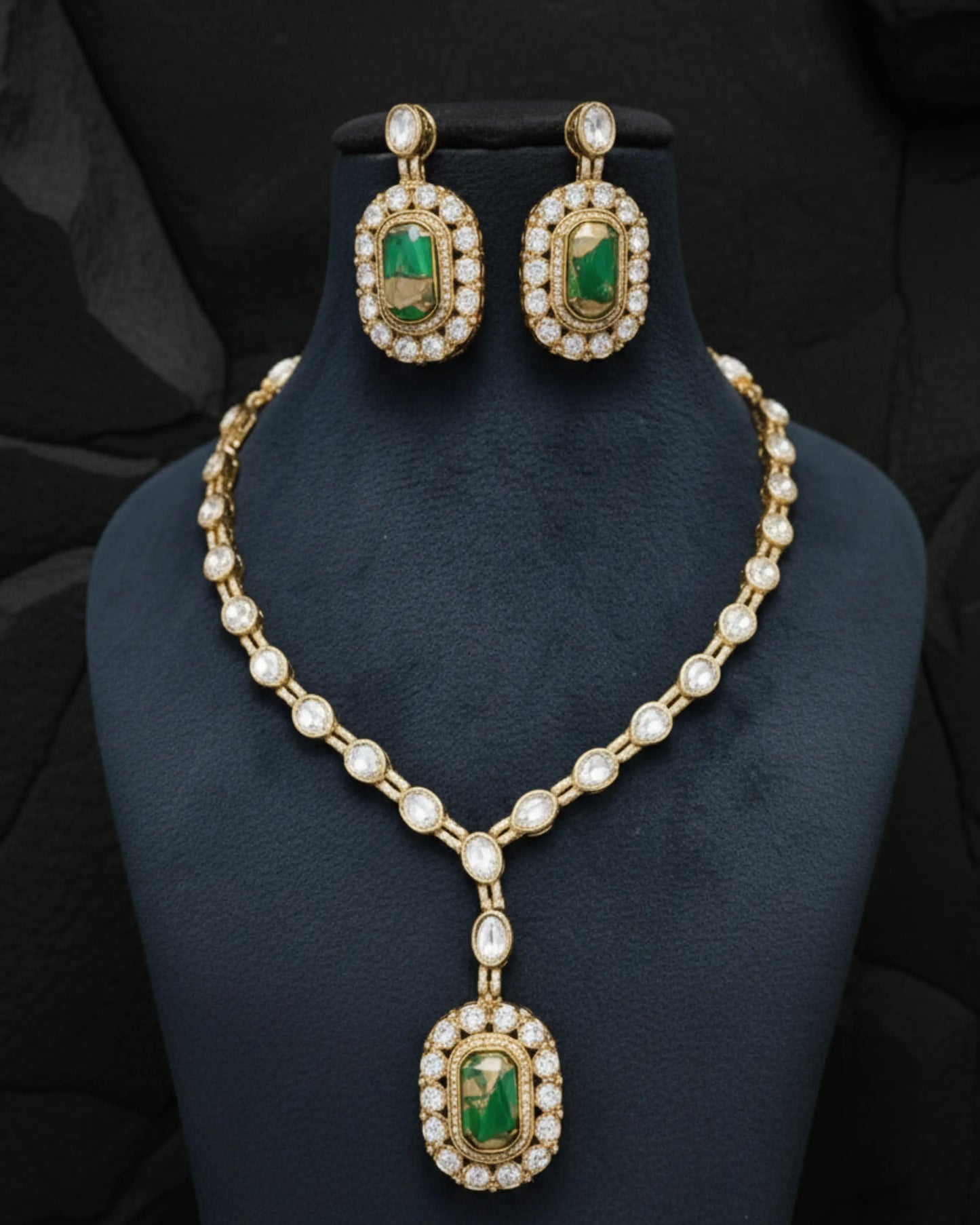 Nandini Heritage Pendant Set Zestro