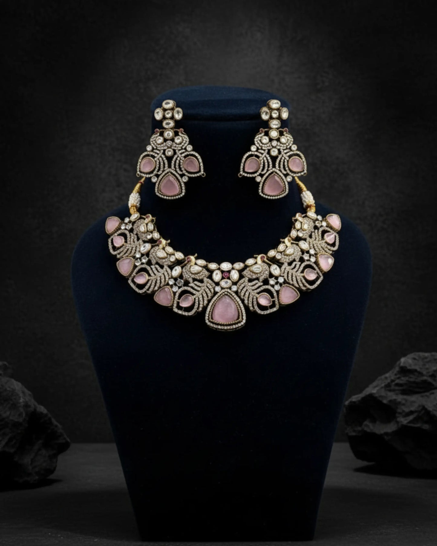 Vanshika Heirloom Set Zestro