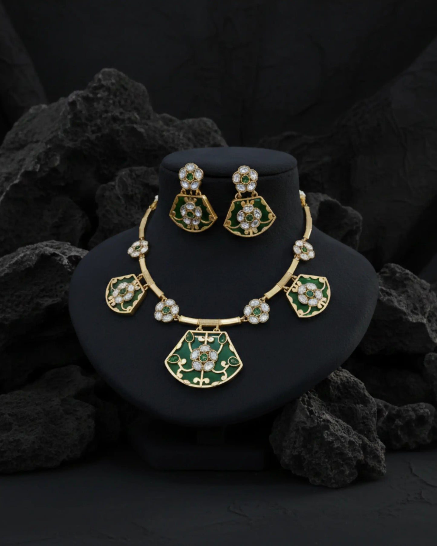 Noorvi Heritage Kundan Necklace Set Zestro