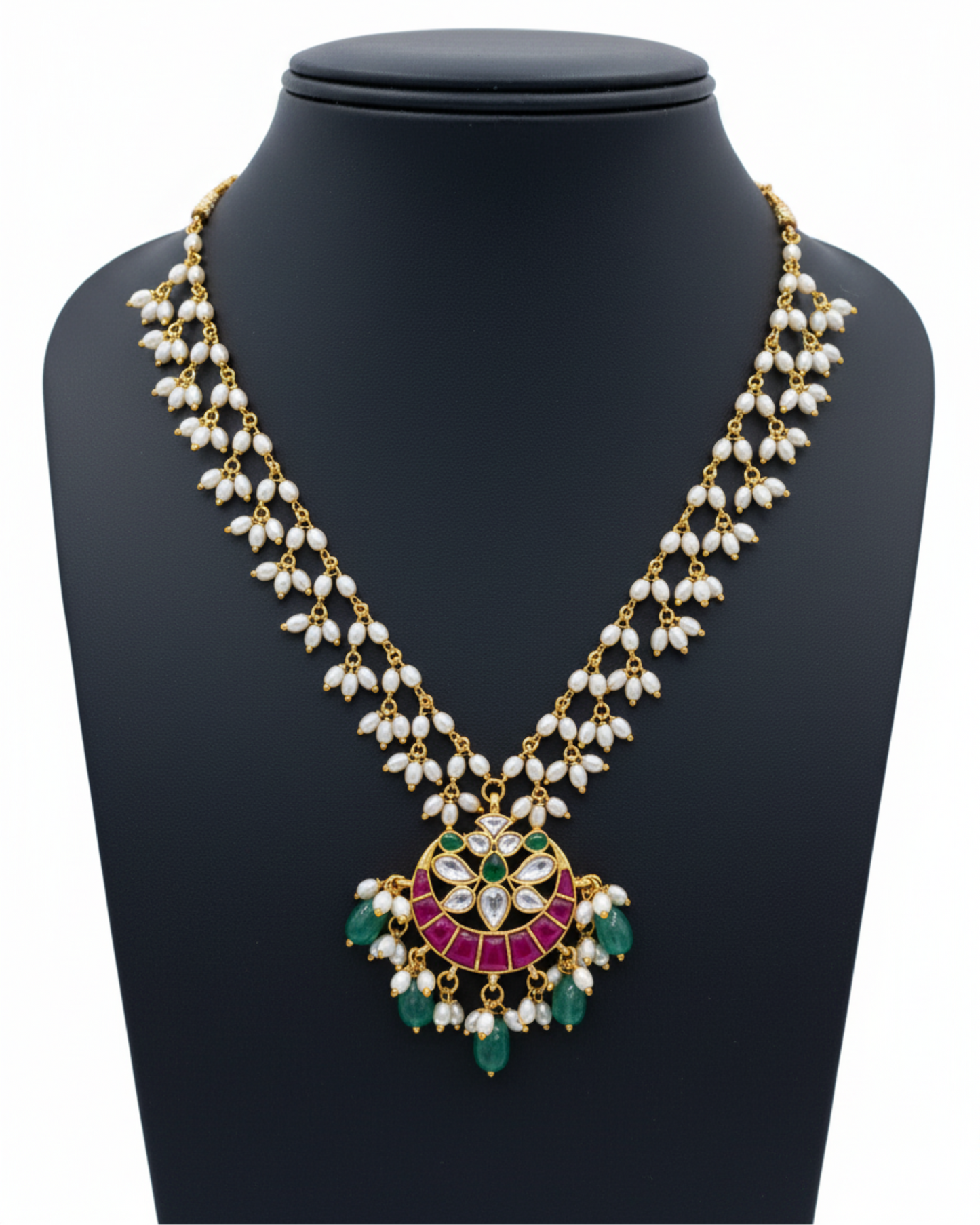 Aarvi Kundan Pearl Necklace