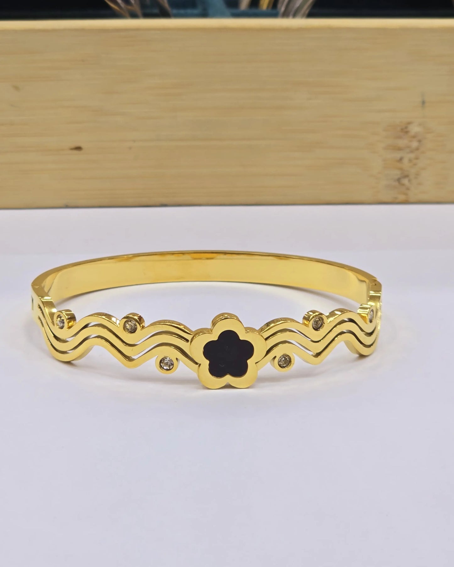 Black Bloom Bangle Zestro