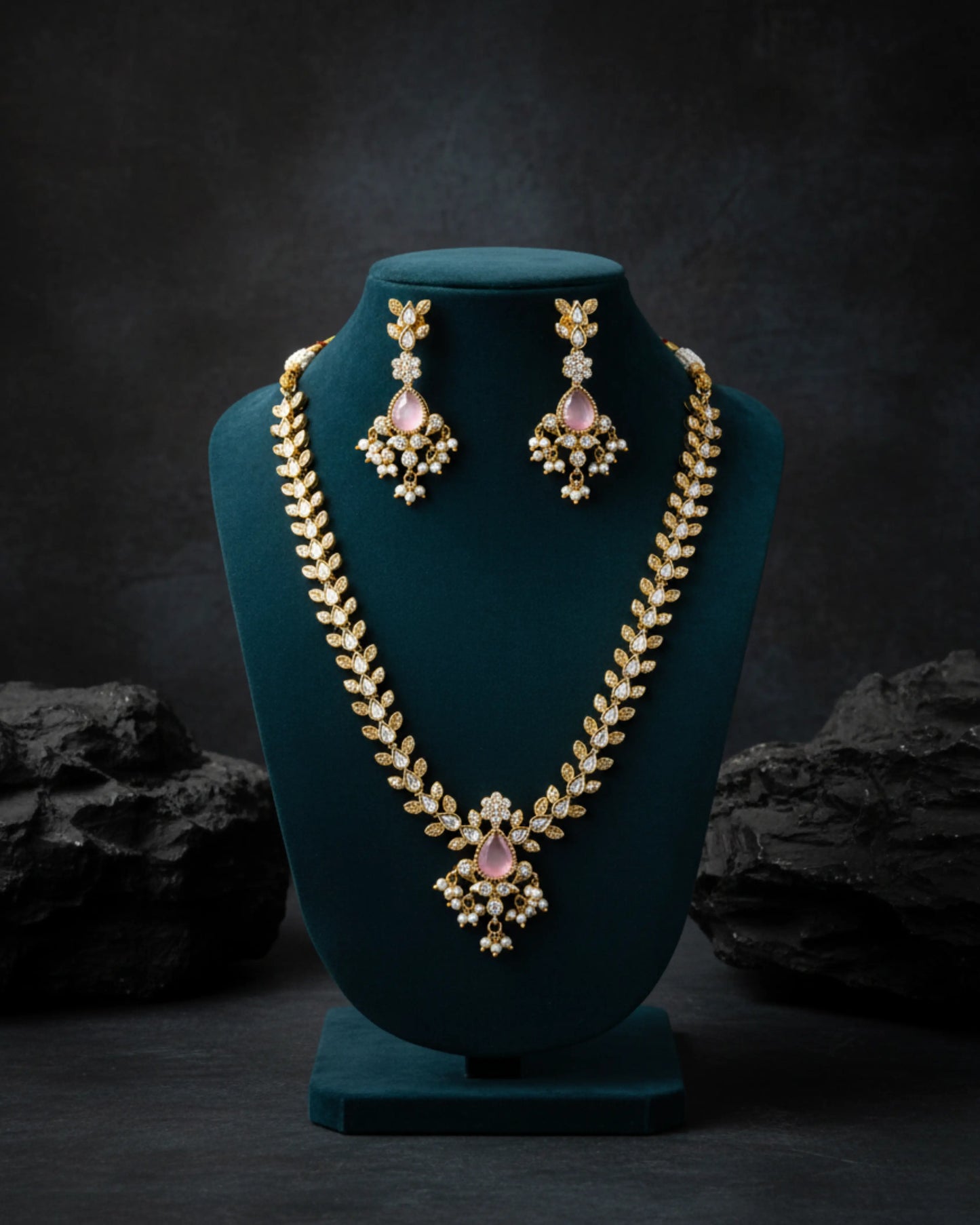Crimson Necklace Set Zestro