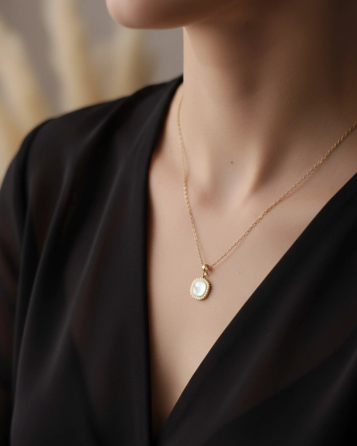 Divine Glow Pendant Zestro