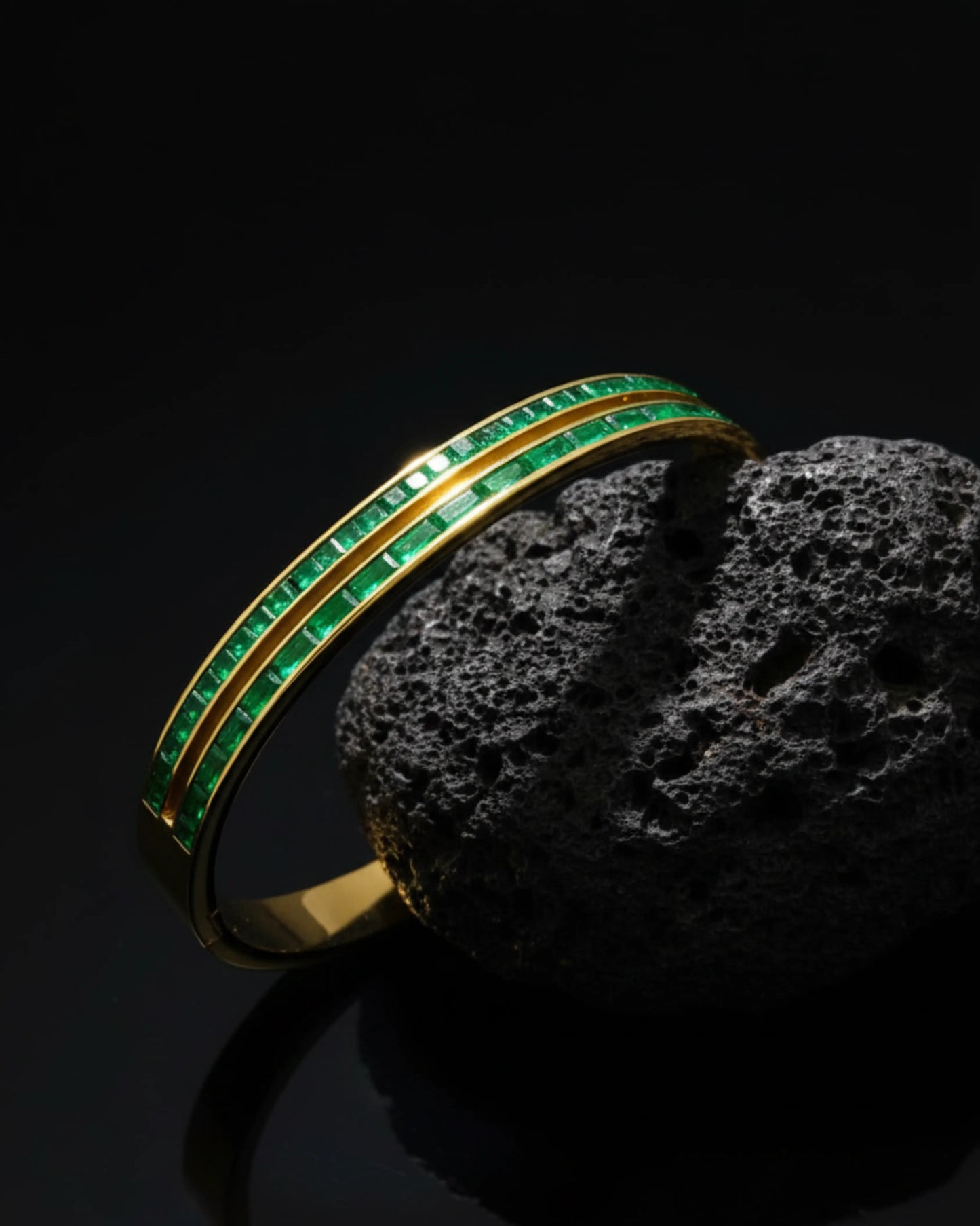 Double-Row Emerald Stone Bracelet Zestro