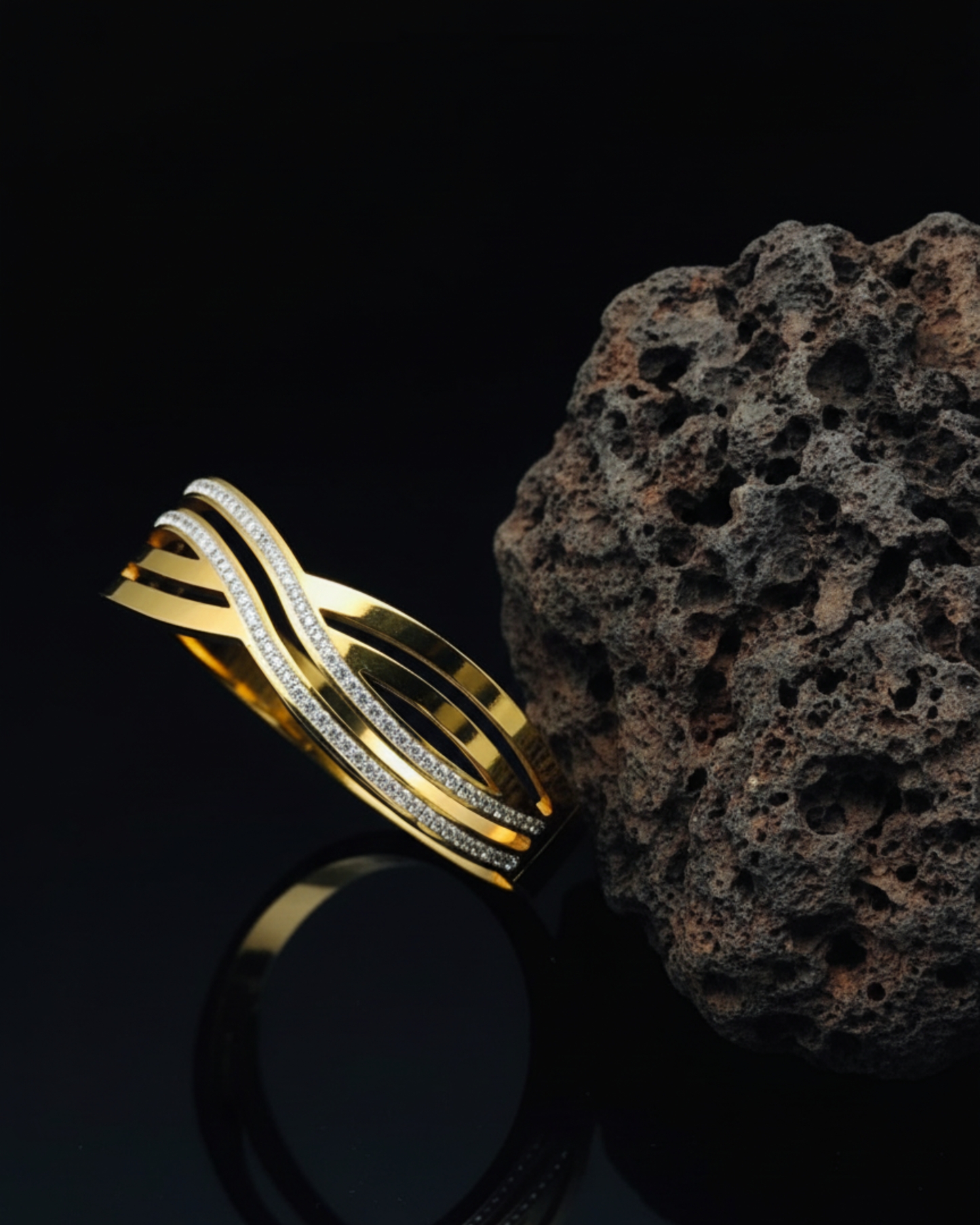 Elegant Gold Wave Crystal Bracelet