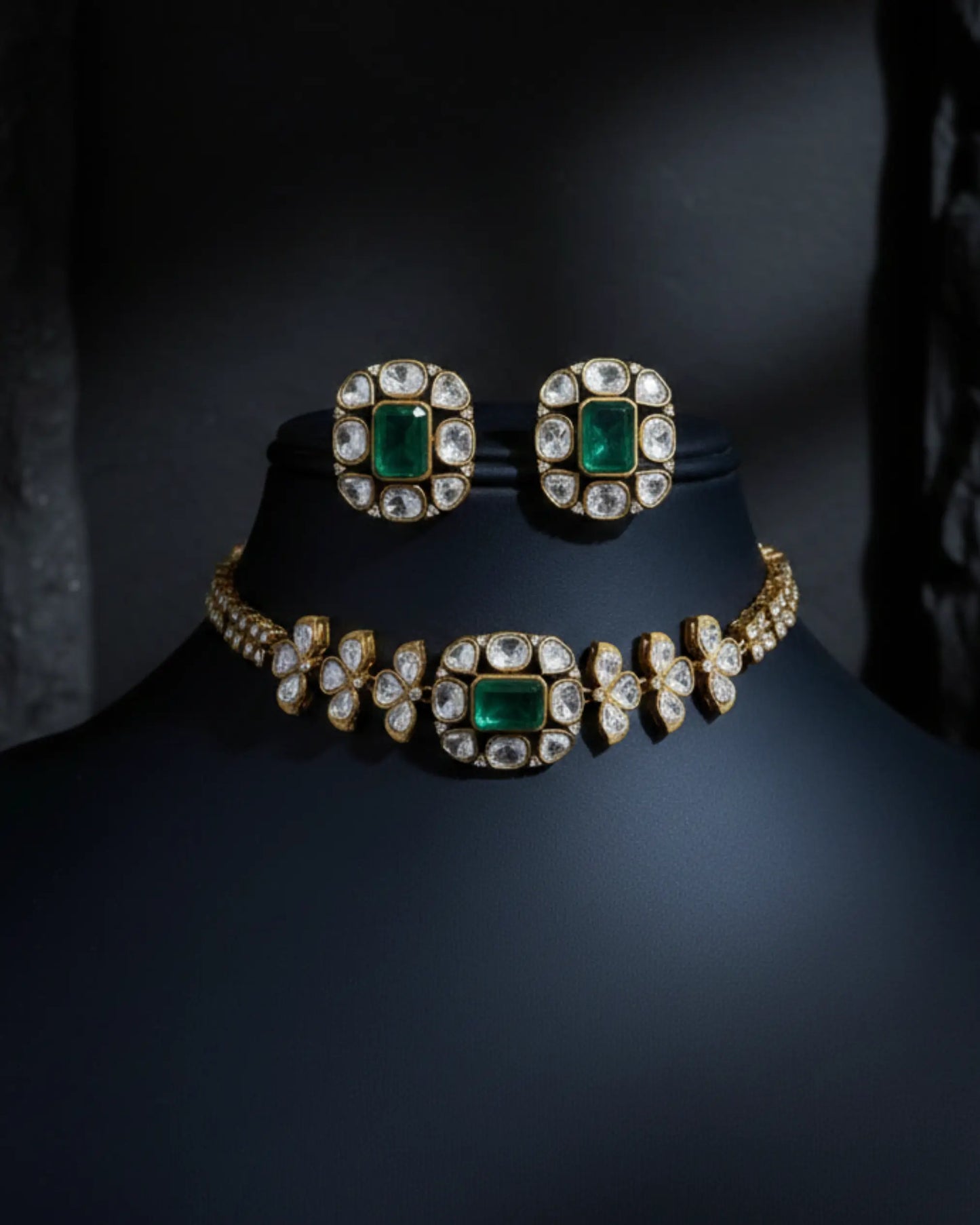 Emerald Court Heirloom Choker Zestro