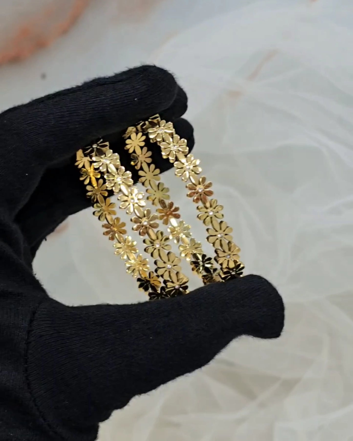 Floral Kada Bracelet Zestro