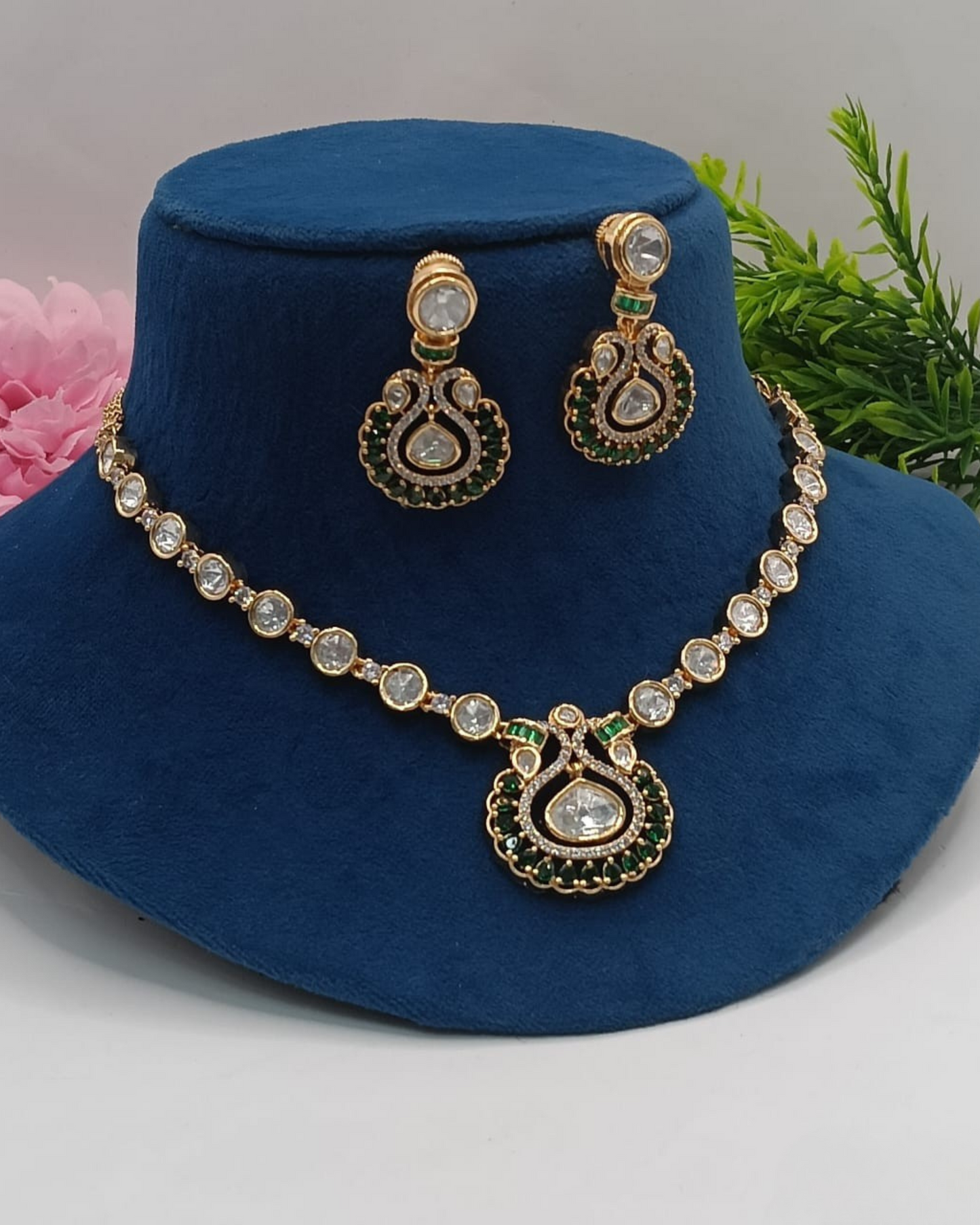 Naveli Necklace Set