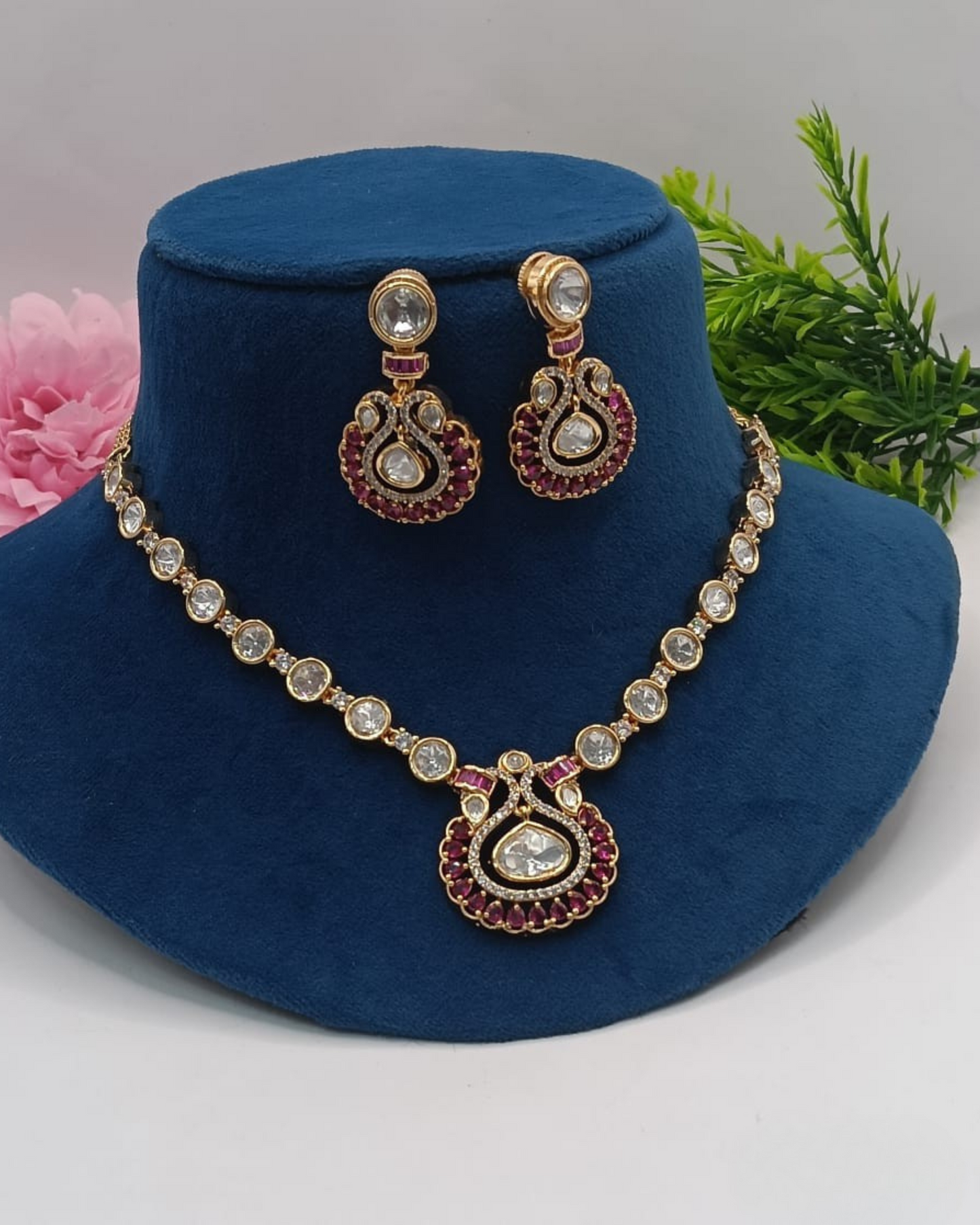 Naveli Necklace Set
