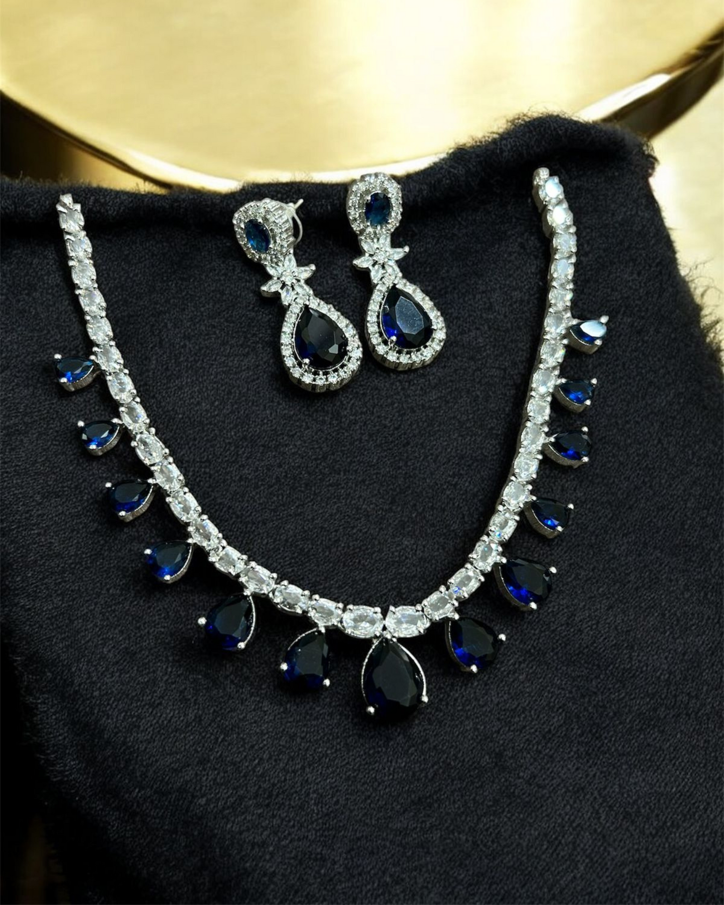 Ravina Necklace Set