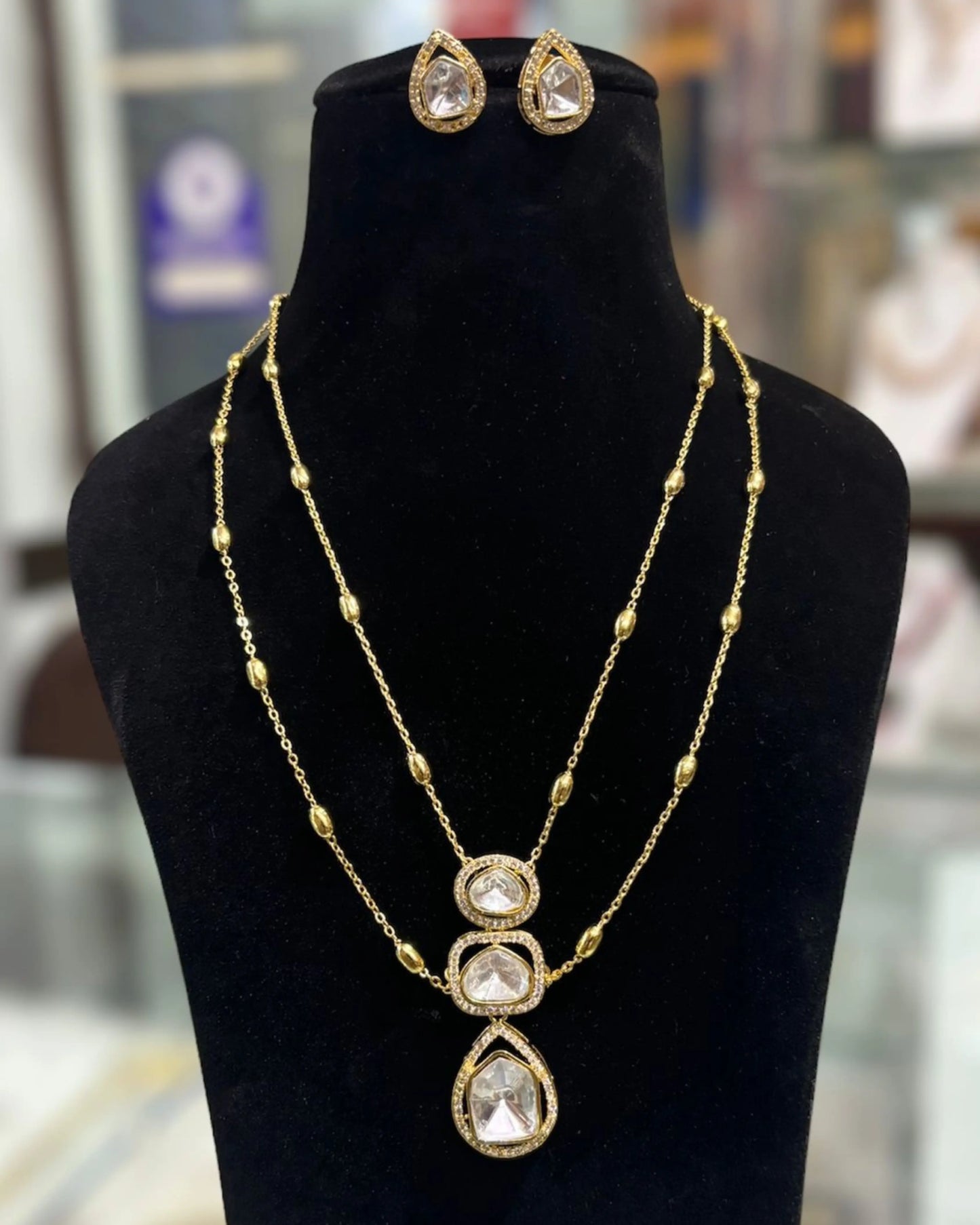 Saanvi Kundan Drop Set Zestro