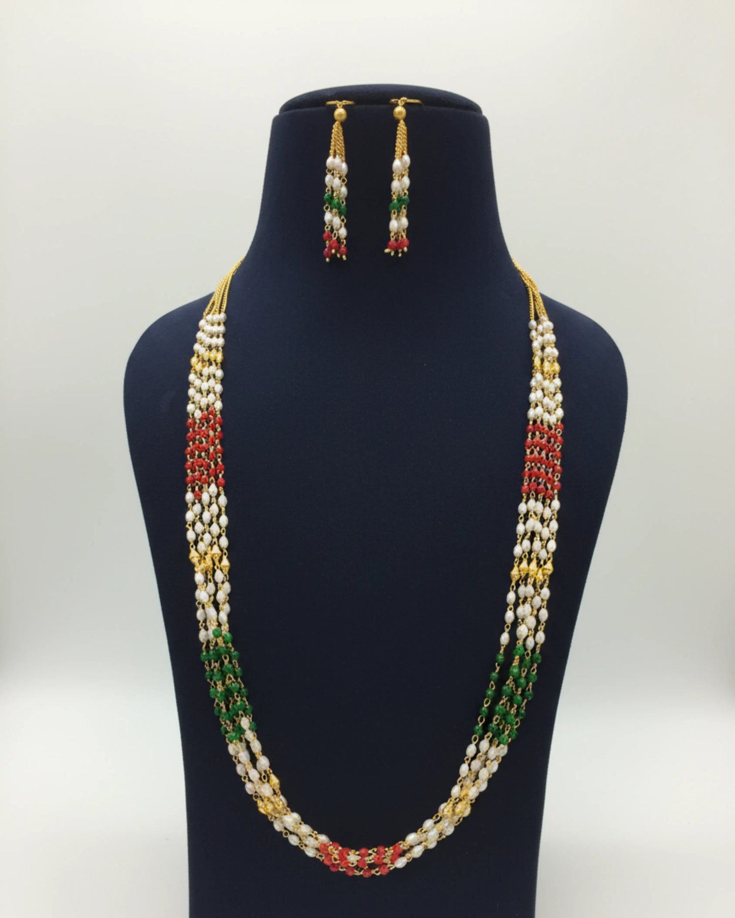 Tricolour Pearl Mala Zestro