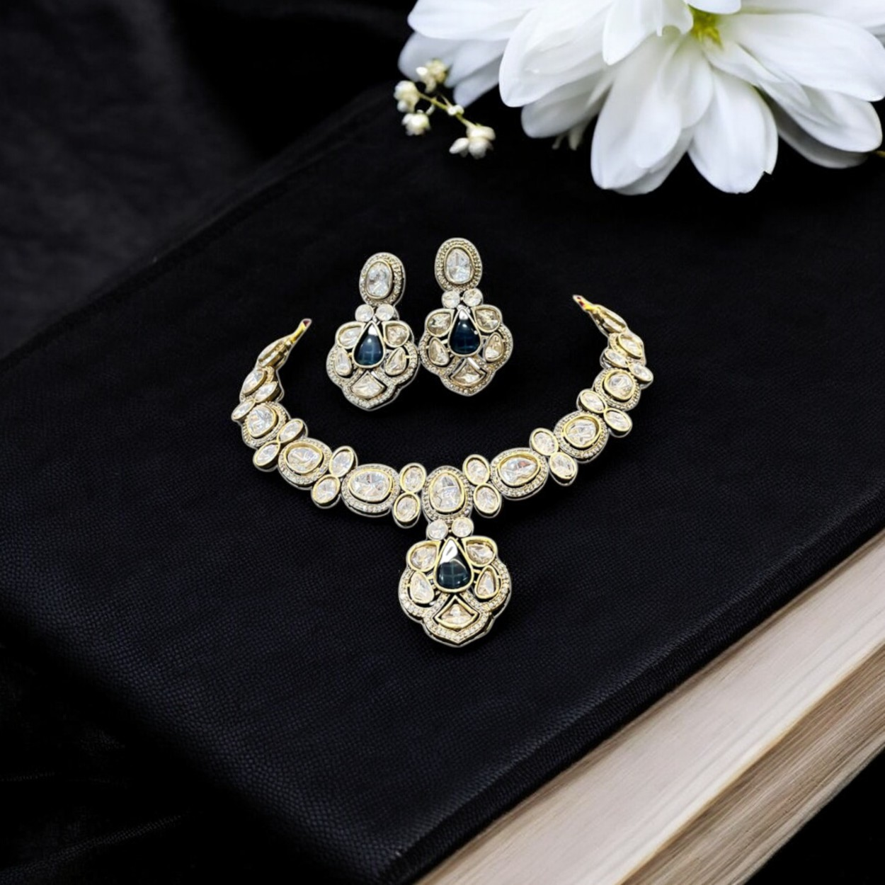 Vanshi Kundan Necklace Set