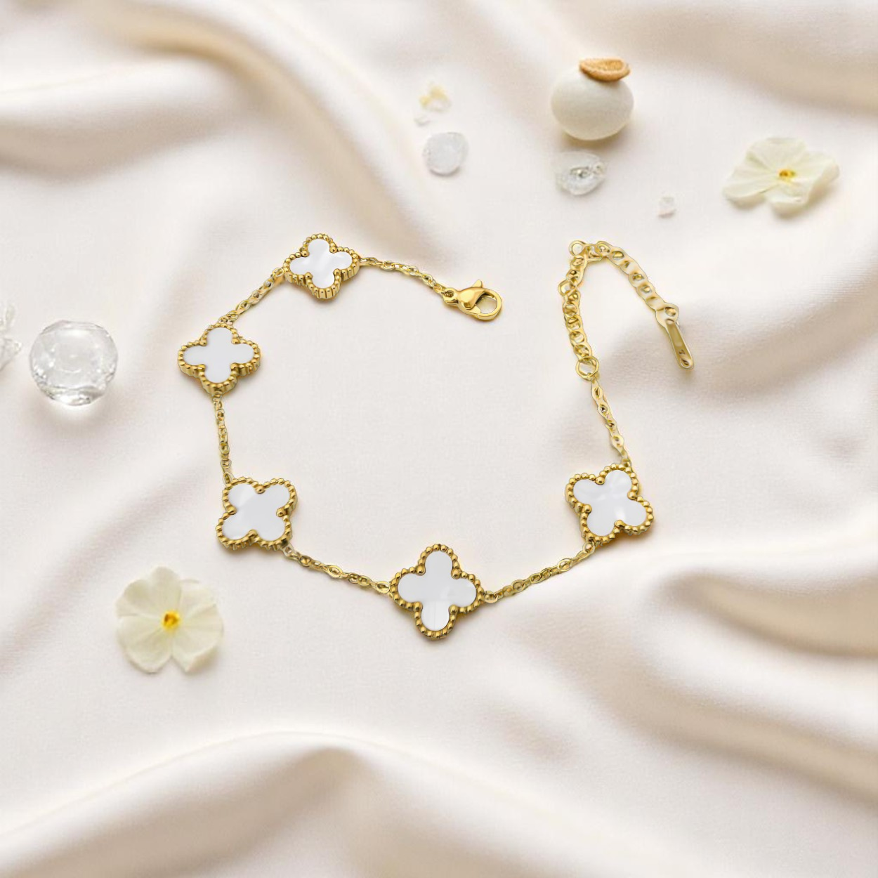 Noir Clover Bracelet