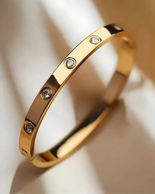 Radiant Gold Band Ring for Women Zestro