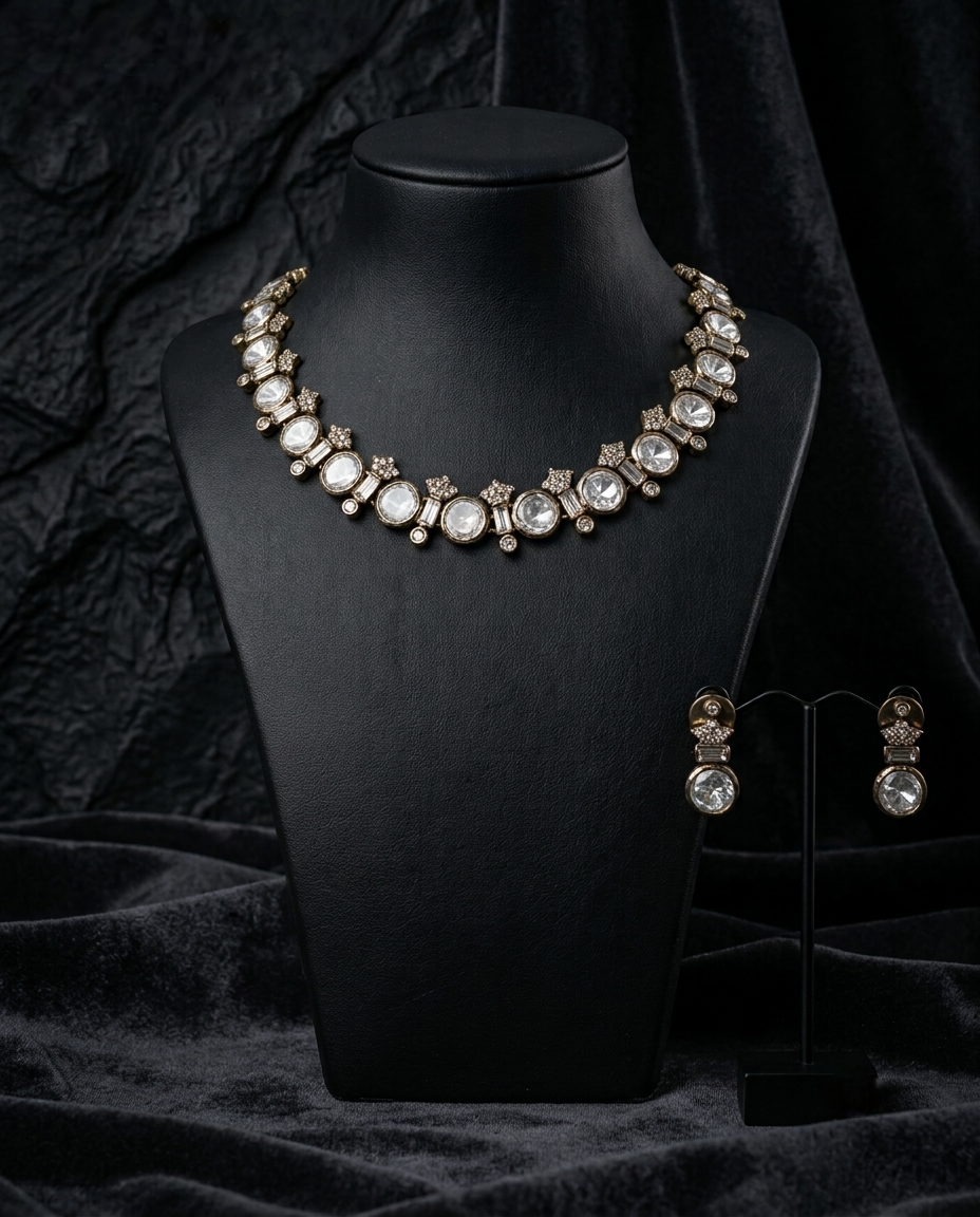Navira Luxe Necklace Set