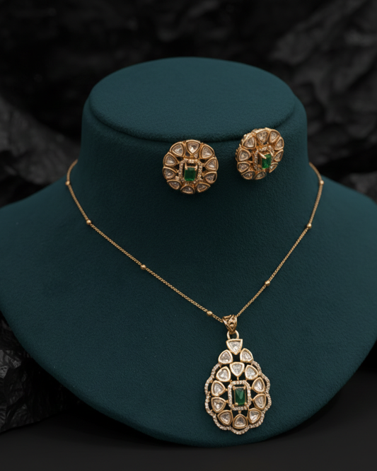Aarya Regal Kundan Pendant Set