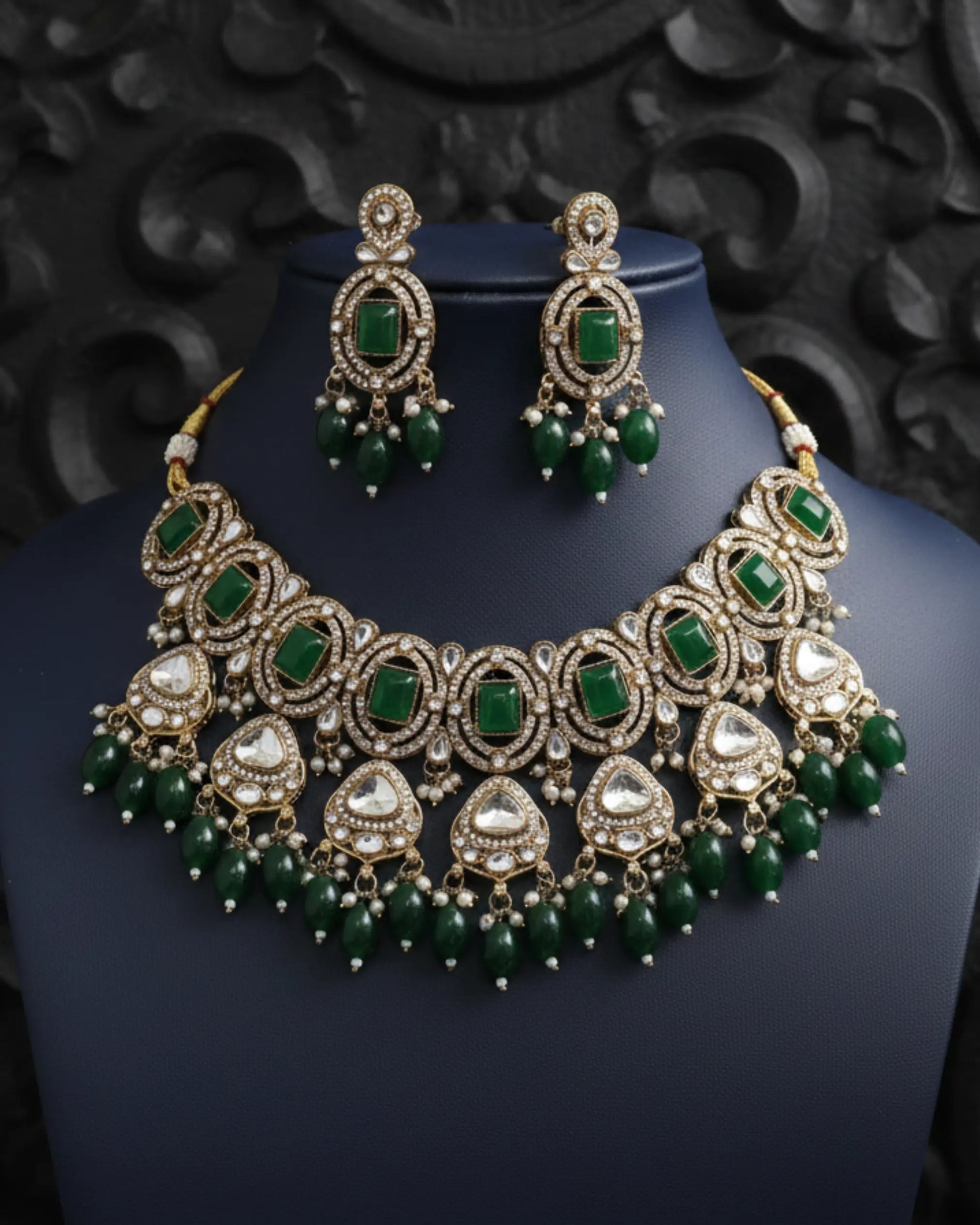 Alina Nawabi Choker Set Zestro