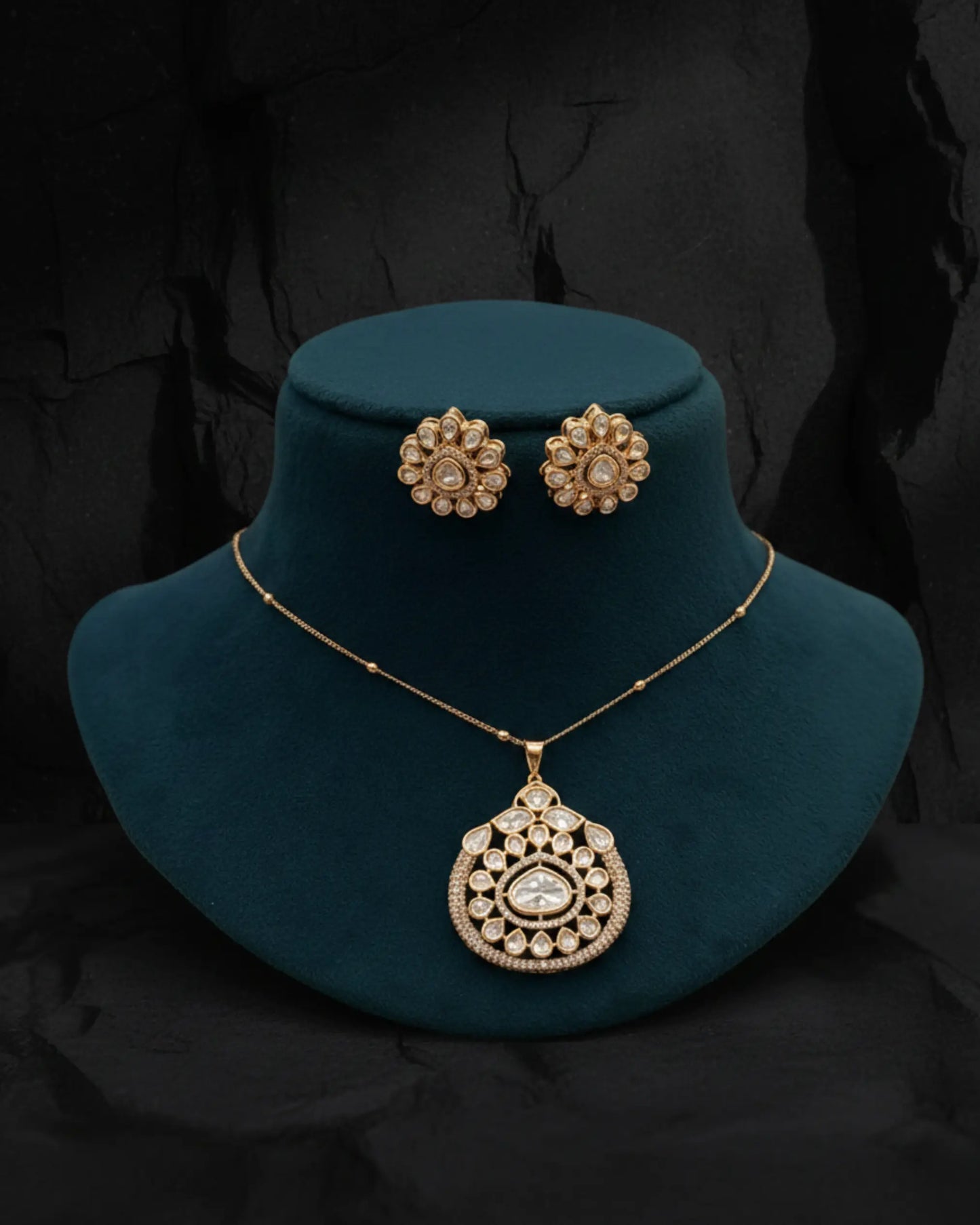 Mehfil Charm Pendant Set Zestro