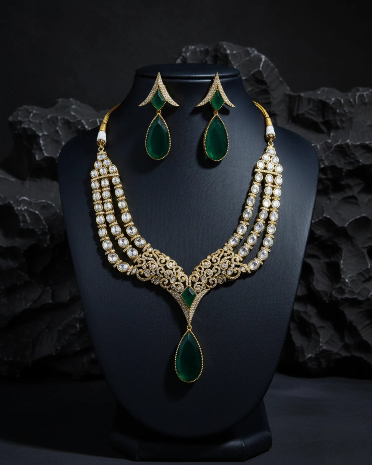 Noor Royale Necklace Set Zestro