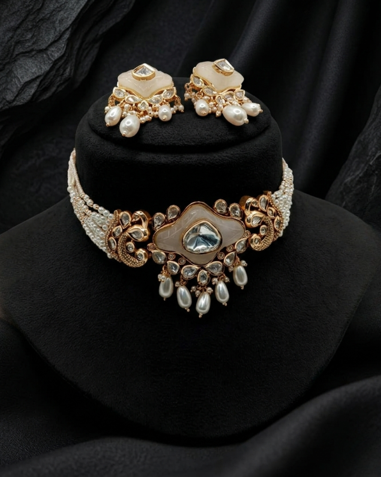 Noori Pearl Choker Set