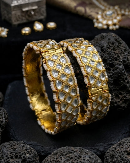 Noorjaal Pachi Kundan Bangles Zestro