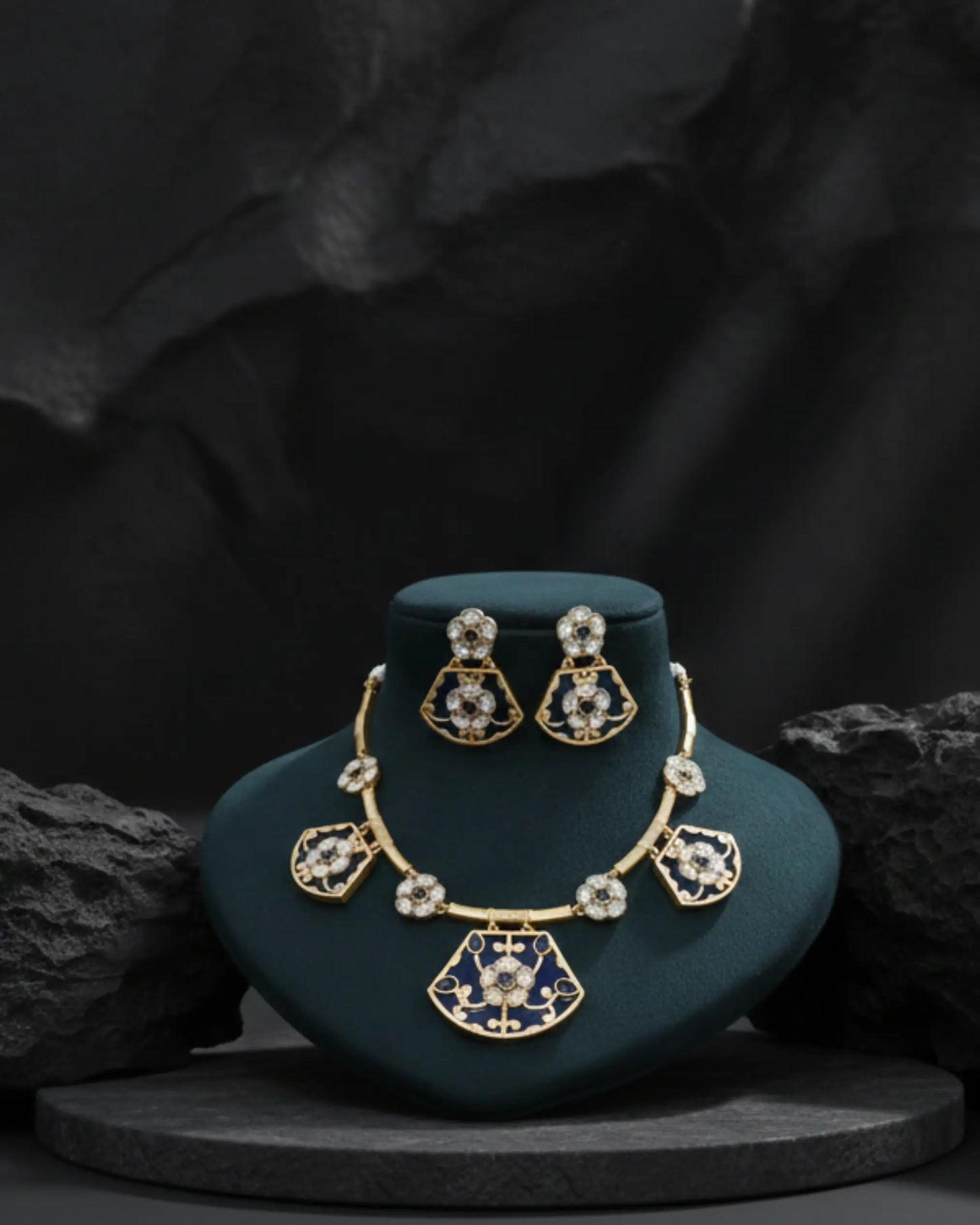 Noorvi Heritage Kundan Necklace Set Zestro