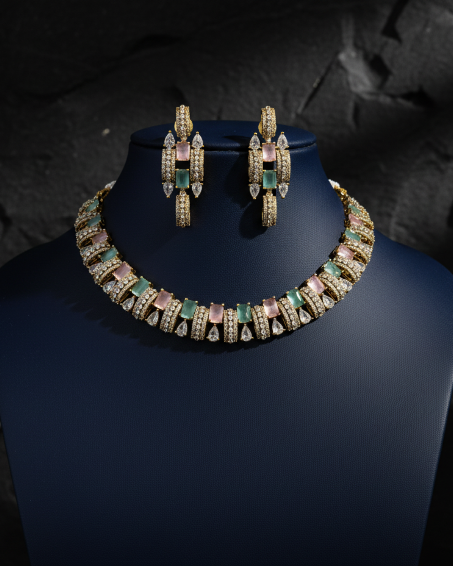 Elan Royale Necklace Set