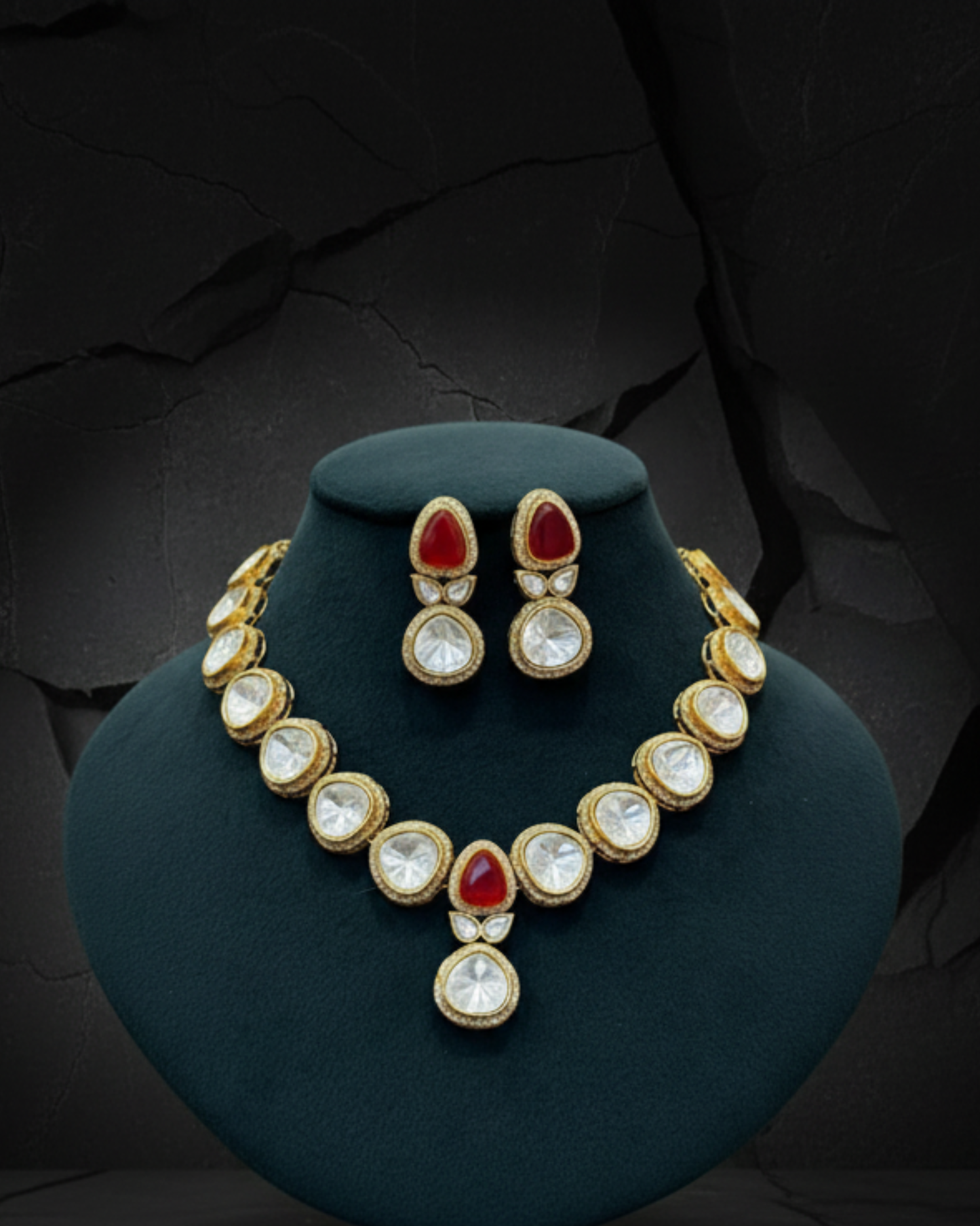 Nivara Uncut Kundan Necklace Set