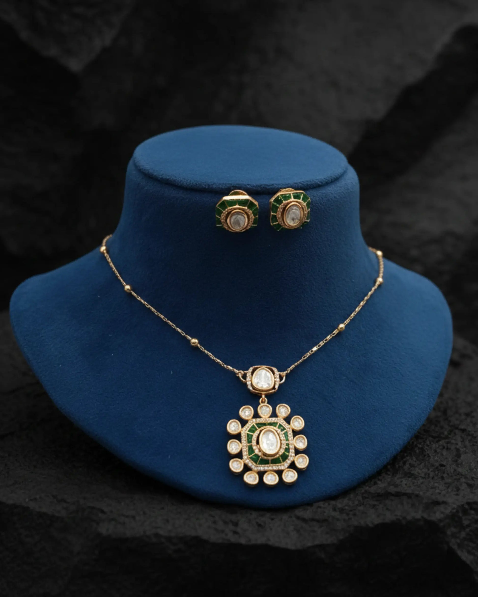 Nysa Royal Pendant Set Zestro