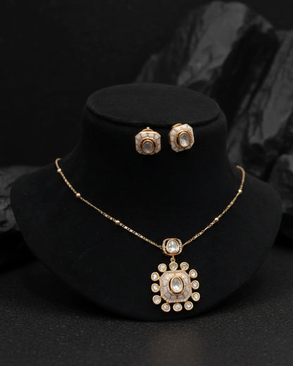 Nysa Royal Pendant Set Zestro
