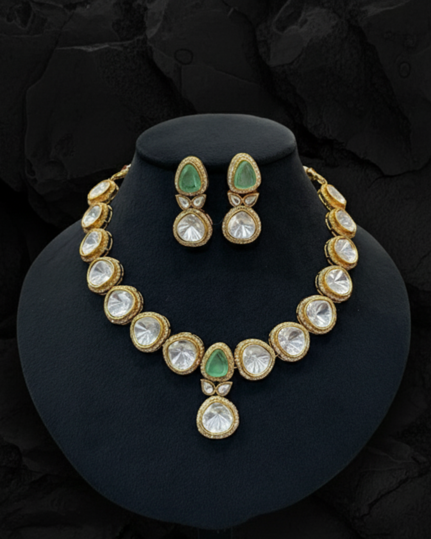Nivara Uncut Kundan Necklace Set