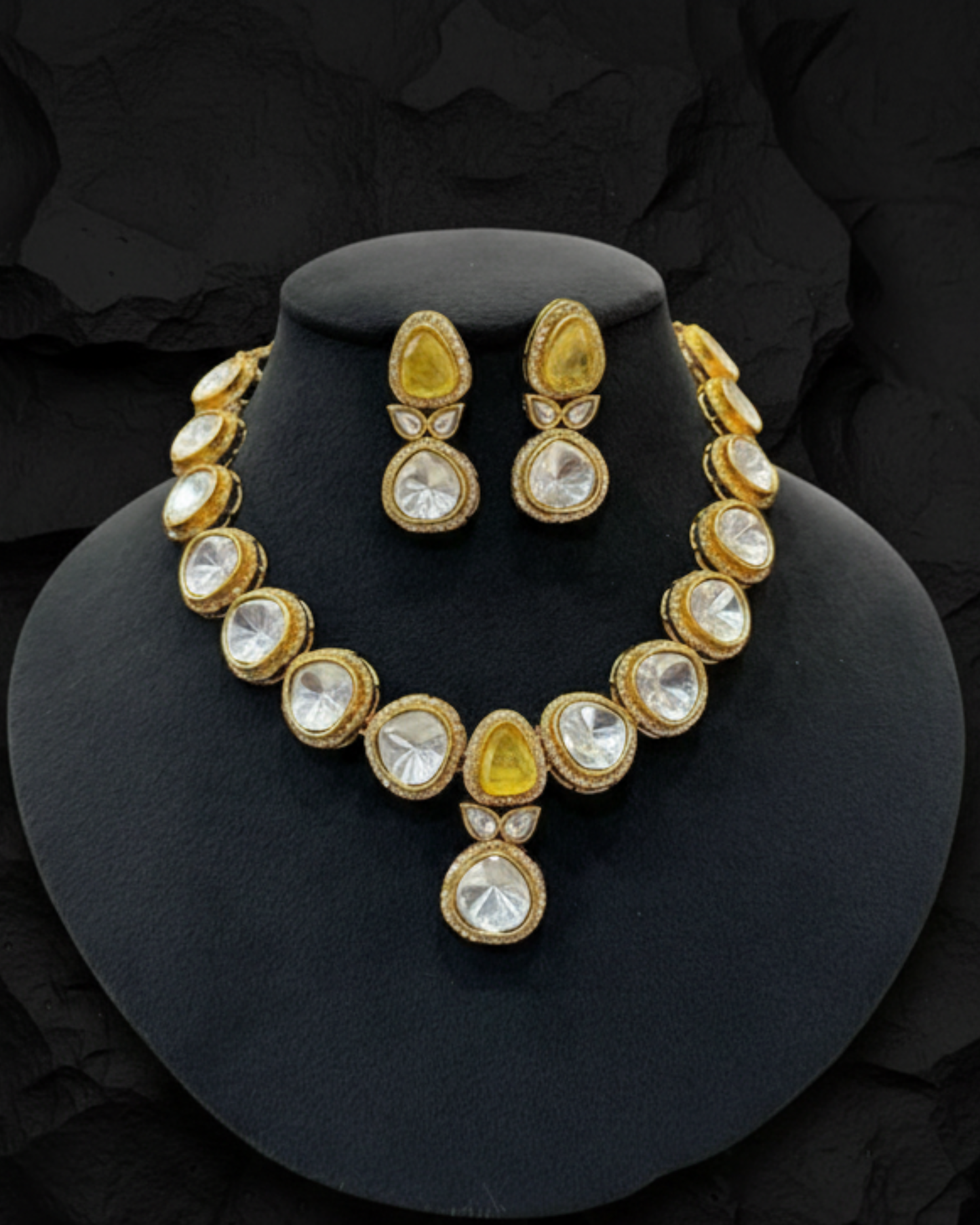 Nivara Uncut Kundan Necklace Set