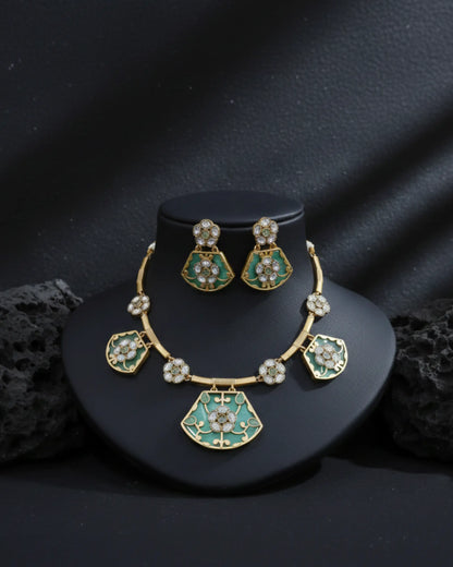 Noorvi Heritage Kundan Necklace Set Zestro