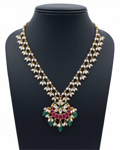 Aarvi Kundan Pearl Necklace