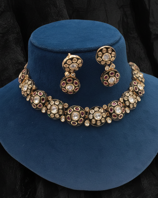 Aavanti Classic One-Line Kundan Set