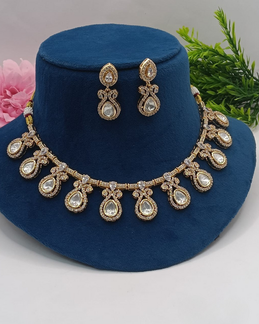 Amira Kundan Necklace Set