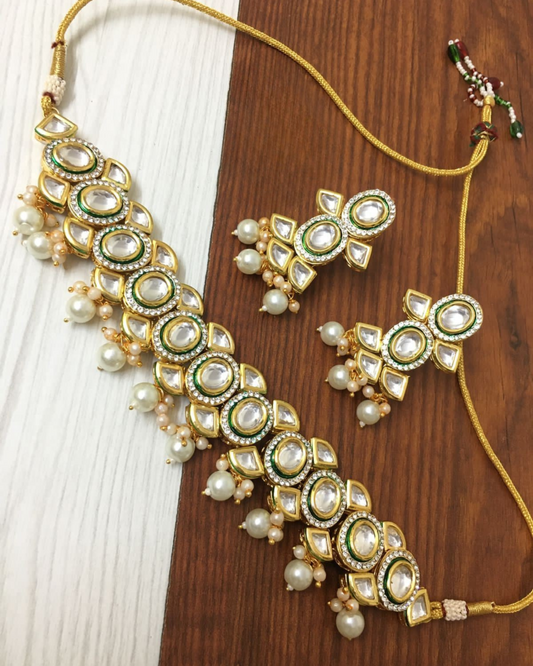 Anaya Kundan Set