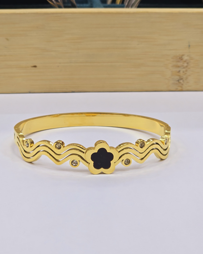 Black Bloom Bangle