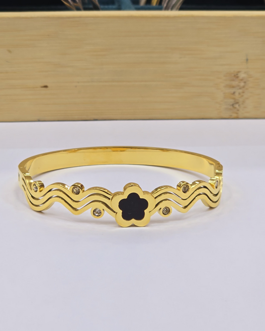 Black Bloom Bangle