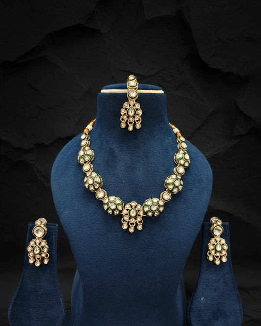 Emerald Aura Kundan Necklace Set Zestro
