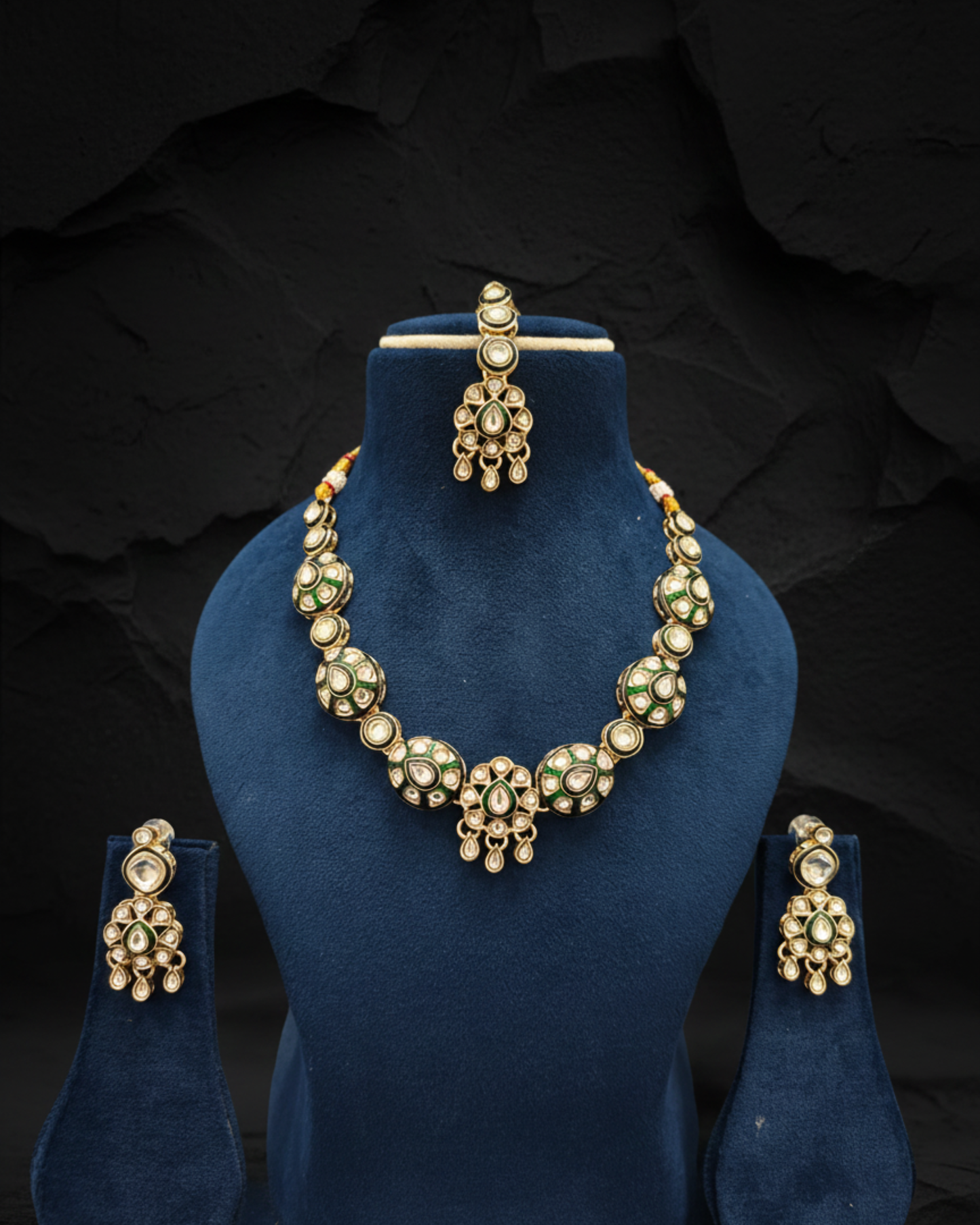 Emerald Aura Kundan Necklace Set