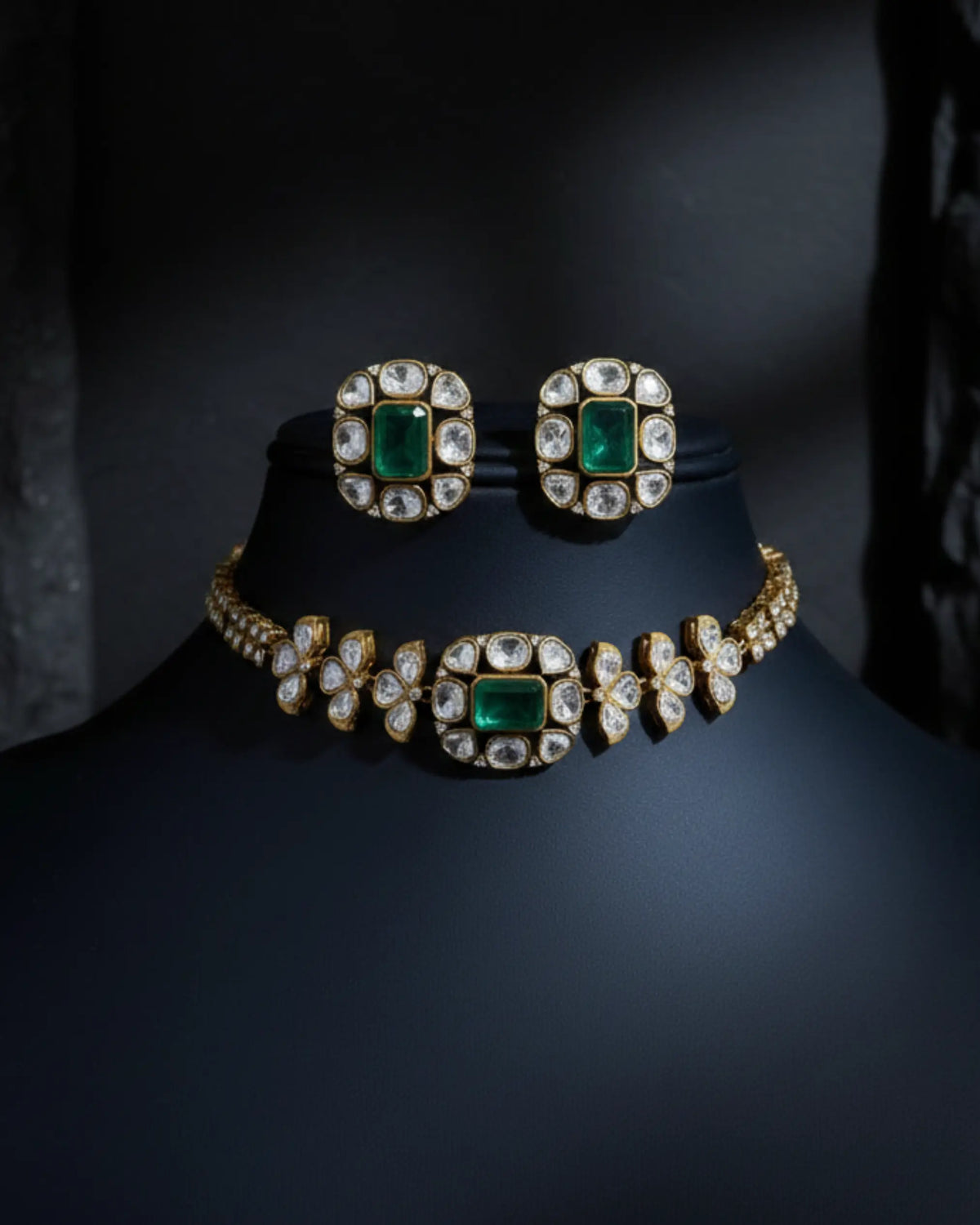 Emerald Court Heirloom Choker Zestro