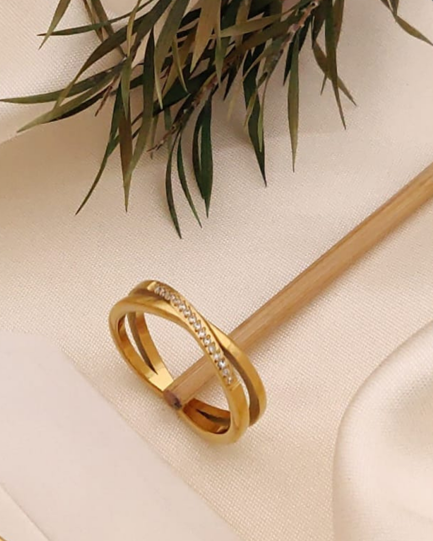 Eternal Twist Ring