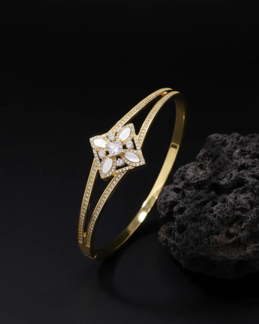 Floral Radiance Bracelet Zestro